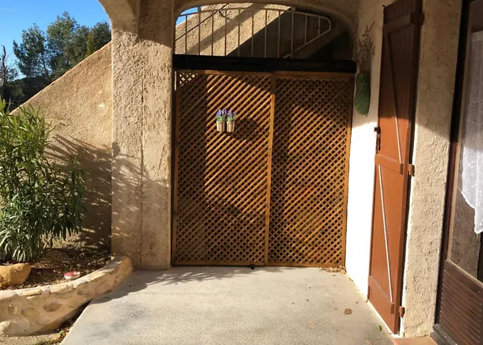 Le Cigalou Apartment *